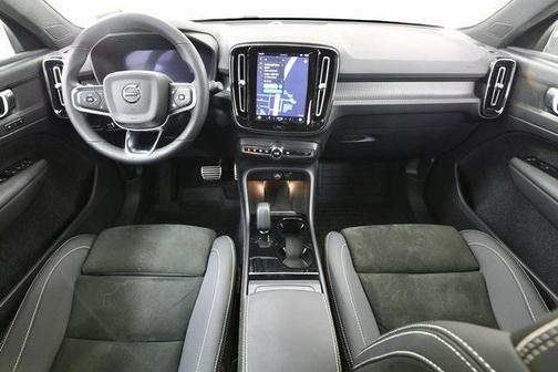 2022 Volvo XC40 Recharge Pure Electric P8 Twin Plus