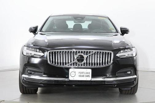 2025 Volvo S90 B6 Plus