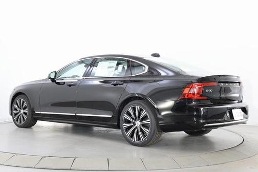 2025 Volvo S90 B6 Plus