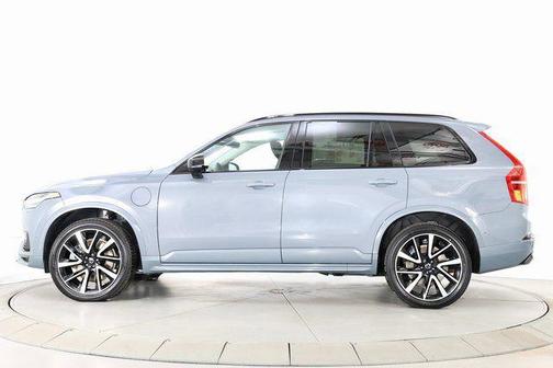 2023 Volvo XC90 Recharge Plug-In Hybrid T8 Plus Dark Theme 7-Seater