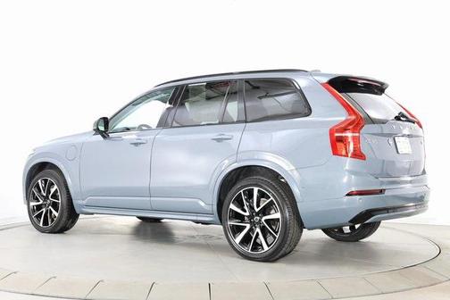 2023 Volvo XC90 Recharge Plug-In Hybrid T8 Plus Dark Theme 7-Seater