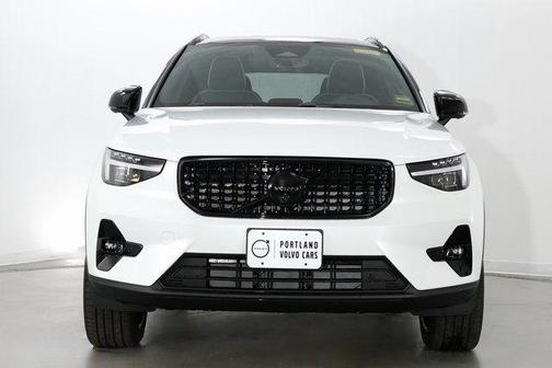Crystal White 2026 Volvo XC40 Black Edition Ultra, B5 AWD Gas (mild hybrid)