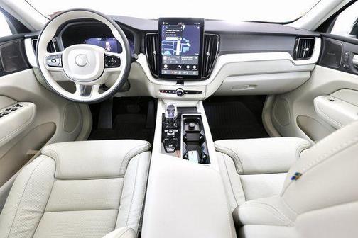 Crystal White Metallic 2026 Volvo XC60 B5 Ultra