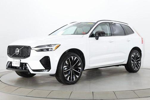 Crystal White Metallic 2026 Volvo XC60 B5 Ultra