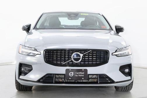 Vapour Grey Metallic 2024 Volvo S60 B5 Core Dark Theme