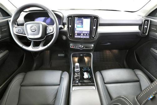 Aurora Silver 2026 Volvo XC40 Ultra, B5 AWD Gas (mild hybrid), Dark