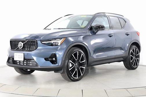 2026 Volvo XC40 B5 Ultra