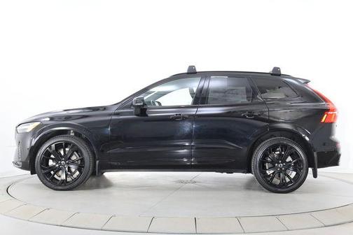 Onyx Black Metallic 2024 Volvo XC60 B5 Ultimate Black Edition