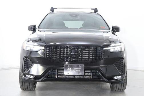 Onyx Black Metallic 2024 Volvo XC60 B5 Ultimate Black Edition