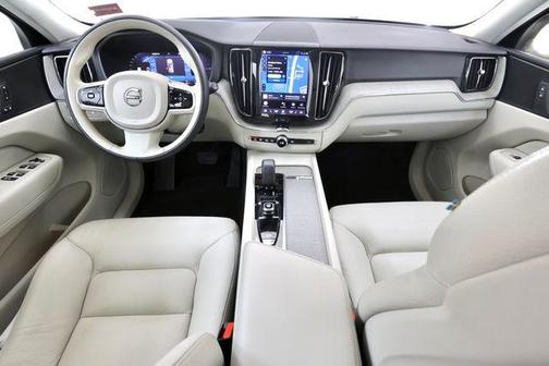 2023 Volvo XC60 Recharge Plug-In Hybrid T8 Plus Bright Theme