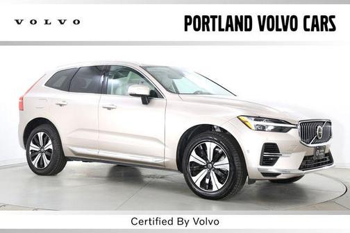 2023 Volvo XC60 Recharge Plug-In Hybrid T8 Plus Bright Theme