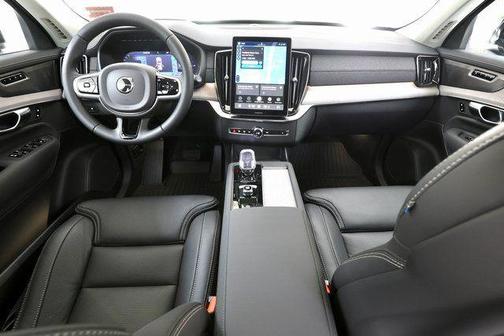 Onyx Black Metallic 2026 Volvo XC90 Plug-In Hybrid Ultra, T8 AWD, Electric/Gasoline, Bright, 7 Seats