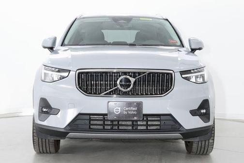 Vapour Grey Metallic 2025 Volvo XC40 B5 Plus Bright Theme