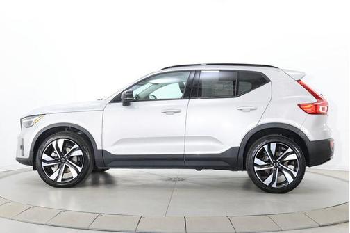 Silver Dawn Metallic 2025 Volvo XC40 B5 Plus Dark Theme