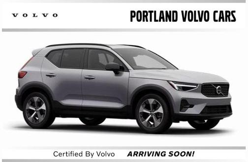 2025 Volvo XC40 B5 Plus Dark Theme
