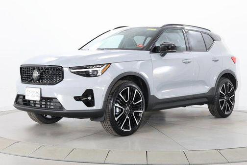 Vapour Grey Metallic 2026 Volvo XC40 Black Edition Ultra, B5 AWD Gas (mild hybrid)
