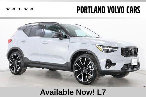 Vapour Grey Metallic 2026 Volvo XC40 Black Edition Ultra, B5 AWD Gas (mild hybrid)