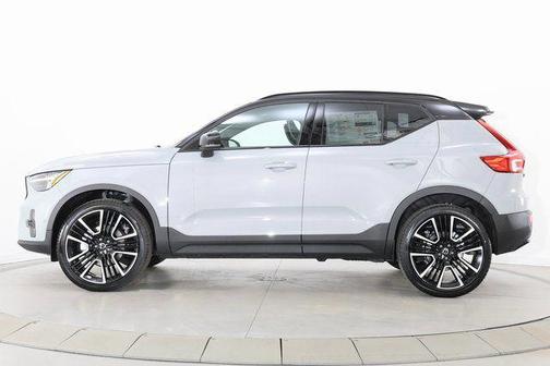 Vapour Grey Metallic 2026 Volvo XC40 Black Edition Ultra, B5 AWD Gas (mild hybrid)