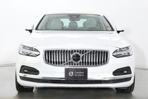 Crystal White Metallic 2024 Volvo S90 B6 Ultimate