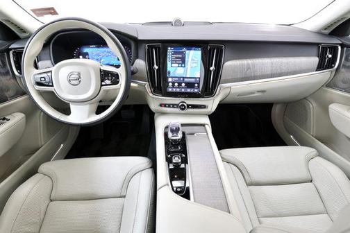 Crystal White Metallic 2024 Volvo S90 B6 Ultimate