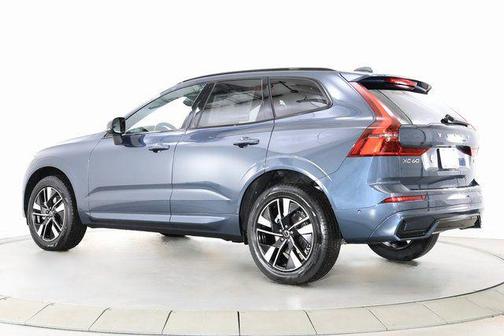 Denim Blue Metallic 2026 Volvo XC60 B5 Plus