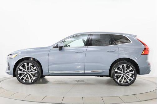Thunder Grey Metallic 2023 Volvo XC60 B6 Ultimate Bright Theme