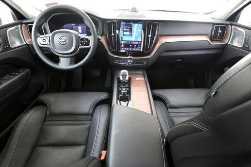 Thunder Grey Metallic 2023 Volvo XC60 B6 Ultimate Bright Theme