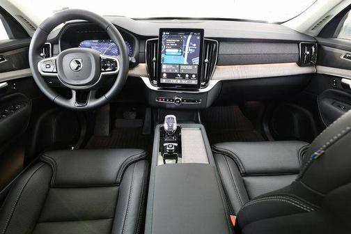 Mulberry Red Metallic 2026 Volvo XC90 Ultra, B6 AWD Gas (mild hybrid), Gasoline, Bright, 7 Seats