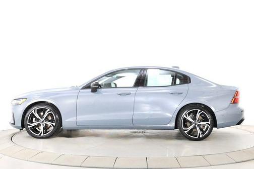 Thunder Grey Metallic 2023 Volvo S60 B5 Ultimate Dark Theme