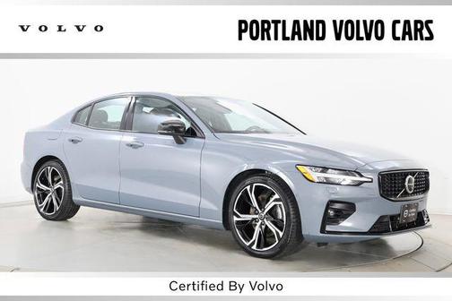 Thunder Grey Metallic 2023 Volvo S60 B5 Ultimate Dark Theme