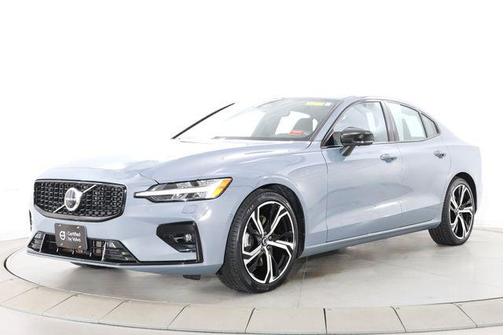 Thunder Grey Metallic 2023 Volvo S60 B5 Ultimate Dark Theme