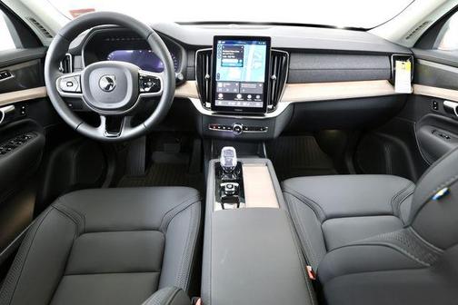 Crystal White 2027 Volvo XC90 Plus