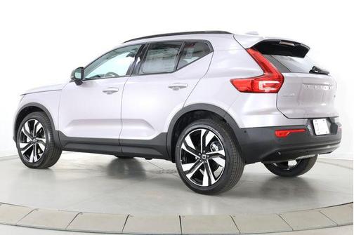 Aurora Silver 2026 Volvo XC40 Plus, B5 AWD Gas (mild hybrid), Dark