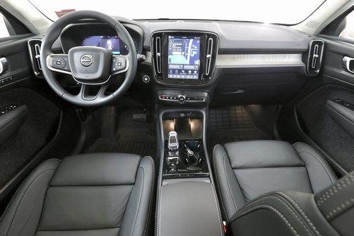 Crystal White 2026 Volvo XC40 Plus, B5 AWD Gas (mild hybrid), Dark