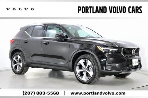 2025 Volvo XC40 B5 Plus Bright Theme