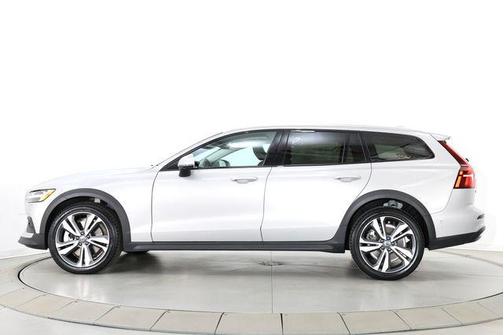 Silver Dawn Metallic 2025 Volvo V60 Cross Country Plus, B5 AWD Gas (mild hybrid)