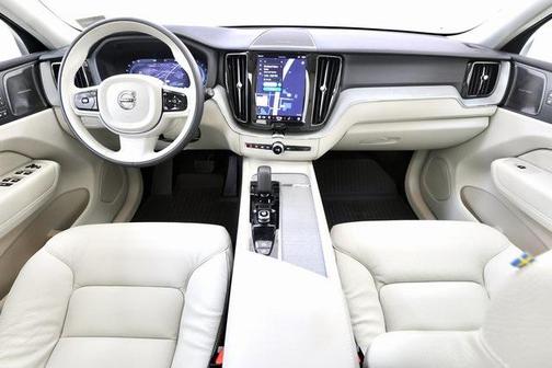 2025 Volvo XC60 Plus