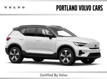 Crystal White Metallic 2023 Volvo XC40 Recharge Pure Electric Twin Core