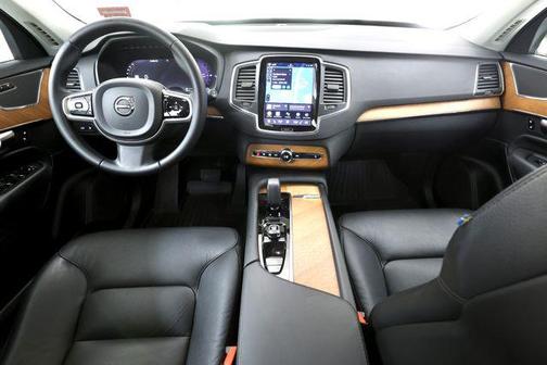 Thunder Grey Metallic 2023 Volvo XC90 Recharge Plug-In Hybrid T8 Core Bright Theme