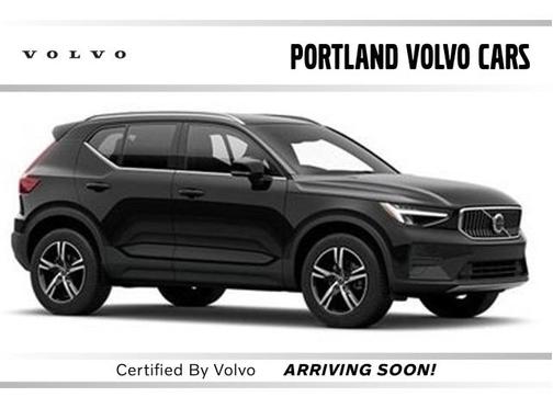 2025 Volvo XC40 B5 Plus Dark Theme