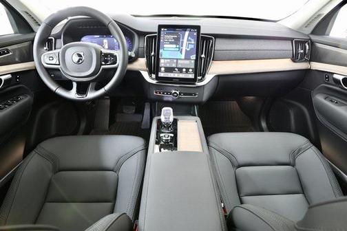 2026 Volvo XC90 B5 Plus 7-Seater