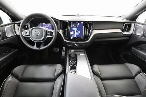 2022 Volvo XC60 Recharge Plug-In Hybrid T8 R-Design