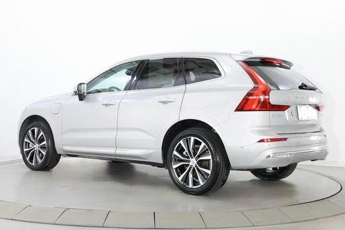 2022 Volvo XC60 Recharge Plug-In Hybrid T8 Inscription Expression