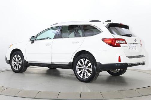 Crystal White Pearl 2017 Subaru Outback 2.5i Touring