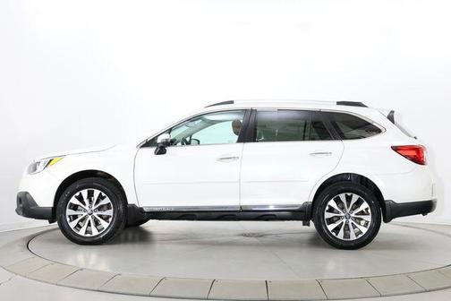Crystal White Pearl 2017 Subaru Outback 2.5i Touring
