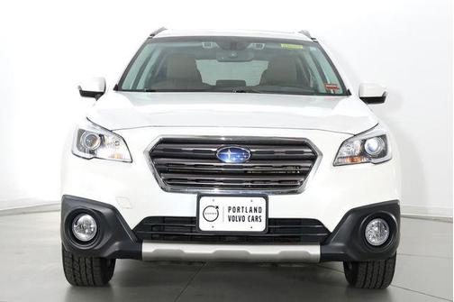 Crystal White Pearl 2017 Subaru Outback 2.5i Touring