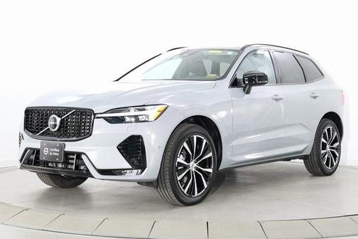 2024 Volvo XC60 B5 Plus Dark Theme