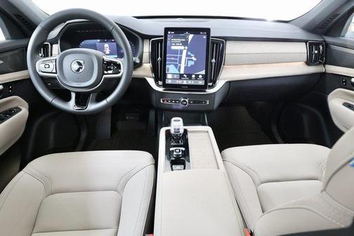 2026 Volvo XC90 B6 Plus 6-Seater