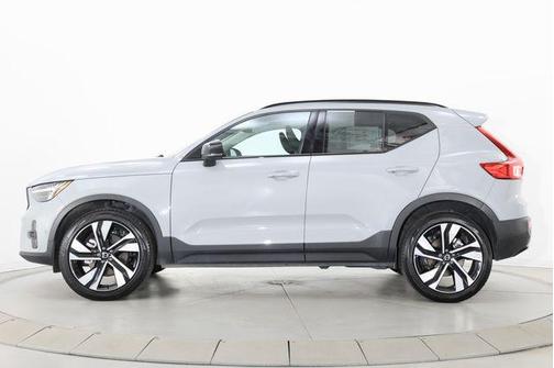 Vapour Grey Metallic 2025 Volvo XC40 B5 Plus Dark Theme