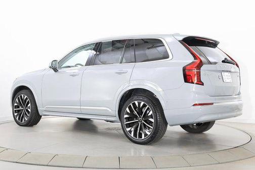 2025 Volvo XC90 B6 Plus 7-Seater